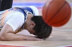 球队主力受伤，备战面临挑战的简单介绍