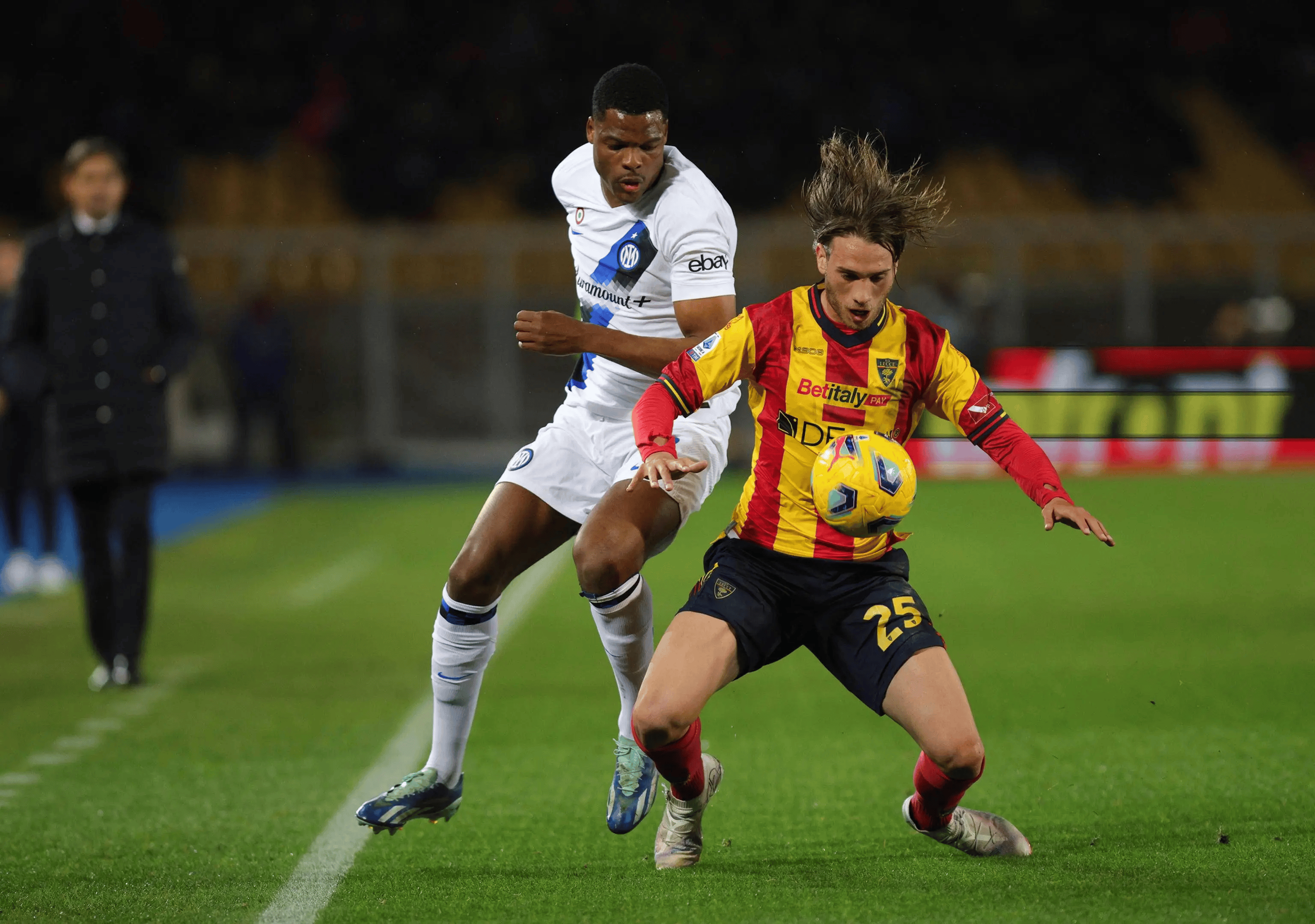 包含AC米兰客场惨败，失去追赶机会的词条