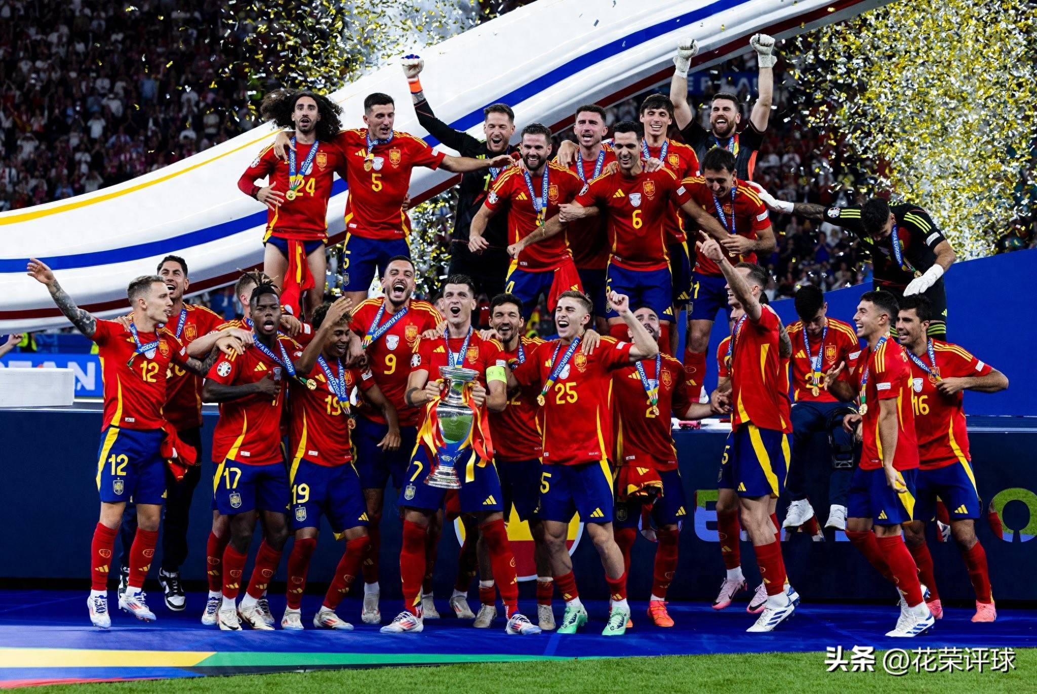 包含欧洲杯资格赛落幕，球迷掀起欢呼浪潮的词条