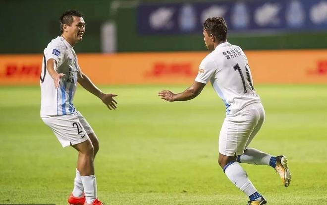 广州富力客场战胜天津权健，取得三连胜的简单介绍