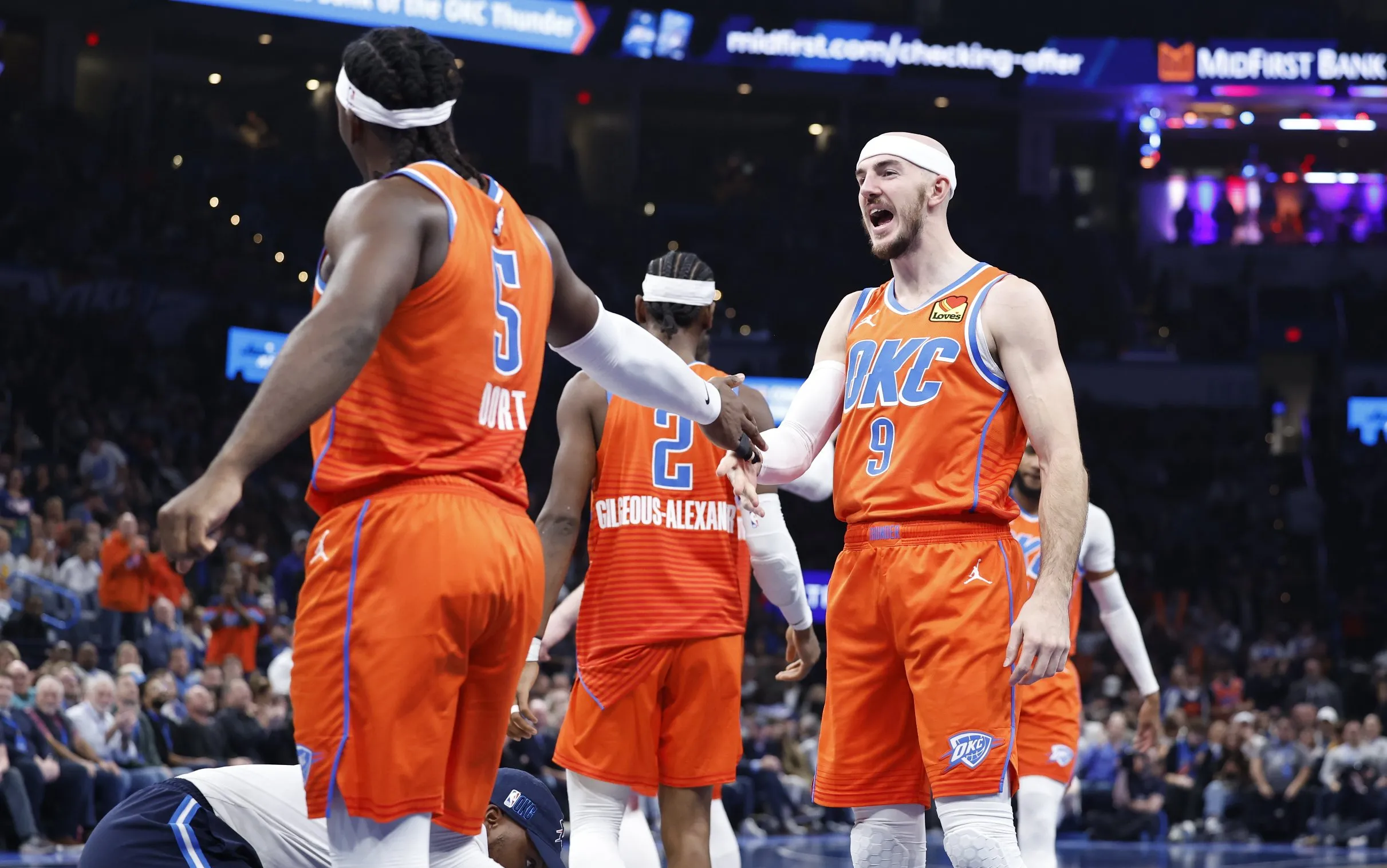 湖人不敌雷霆，威廉森首秀砍18分