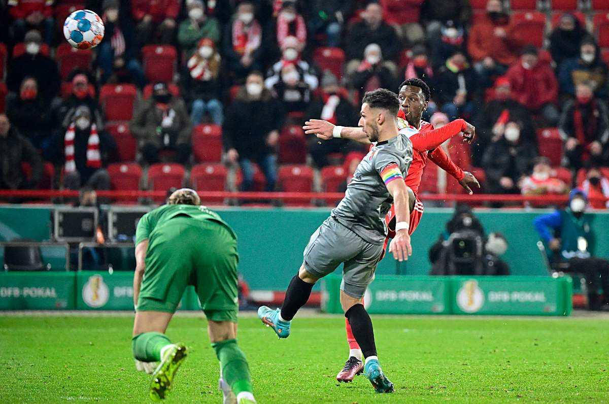 奥格斯堡客场大胜，取得宝贵胜利的简单介绍