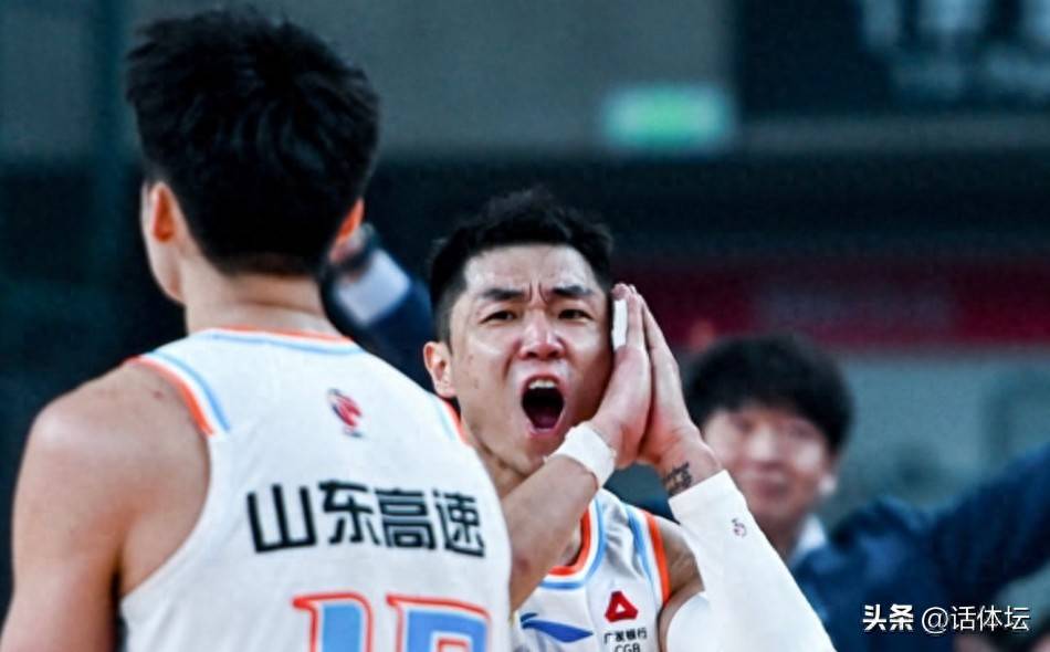 山东男篮豪取胜利，跻身季后赛行列