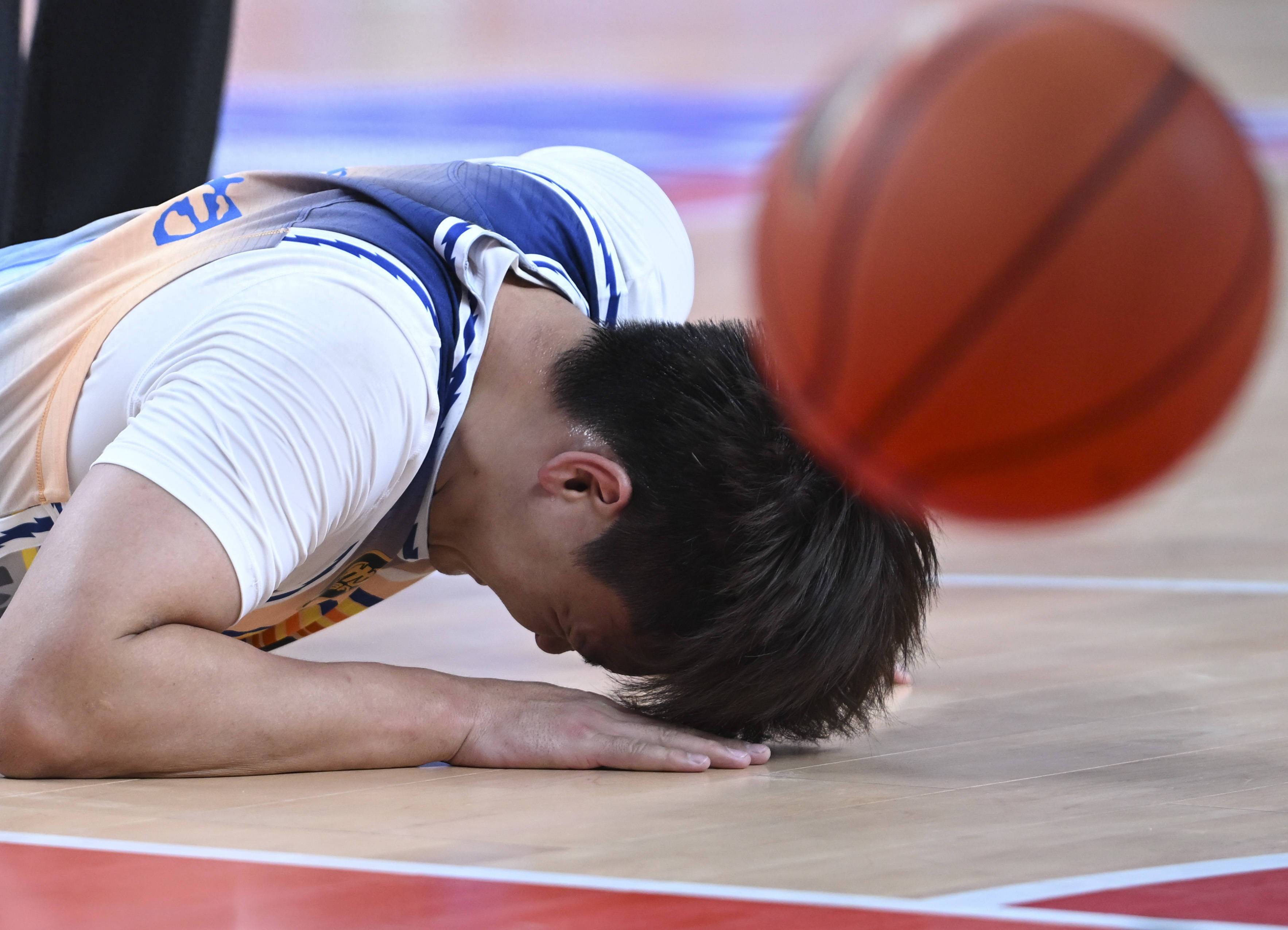 球队主力受伤,备战面临挑战的简单介绍 球队主力受伤,备战面临挑战的简单介绍