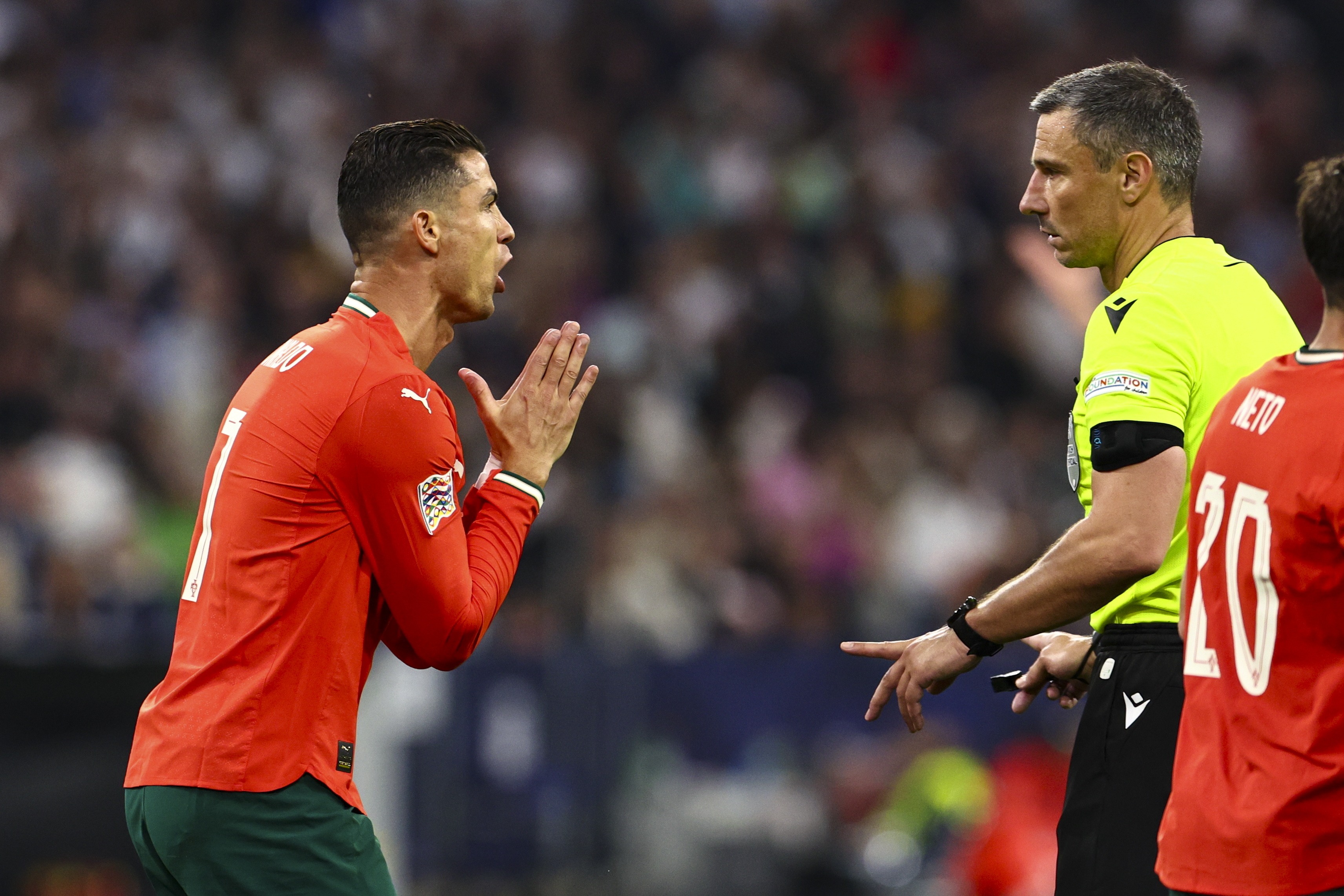 葡萄牙轻取土耳其,锁定晋级之路的简单介绍 葡萄牙轻取土耳其,锁定晋级之路的简单介绍