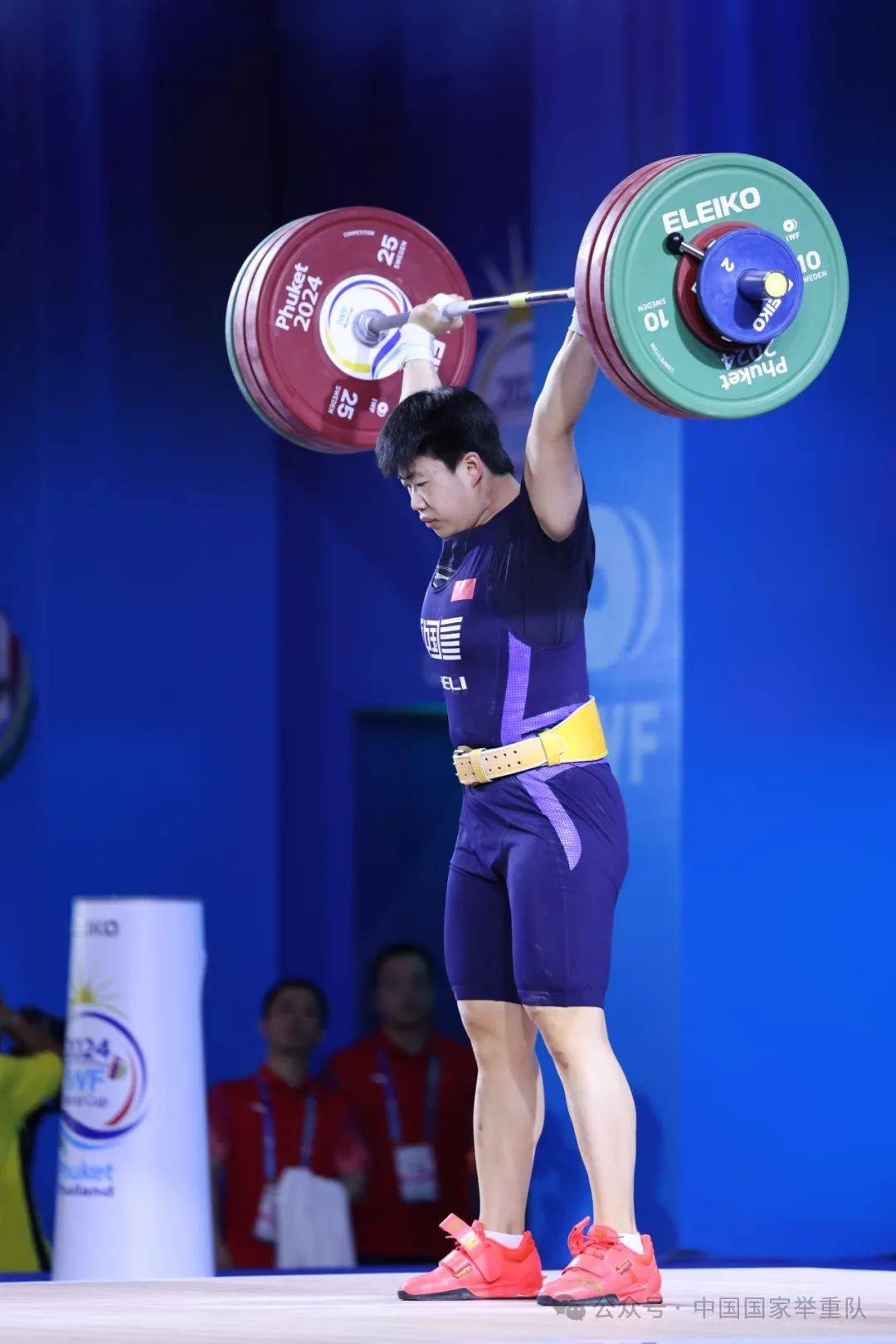 德国运动员在举重比赛中刷新纪录